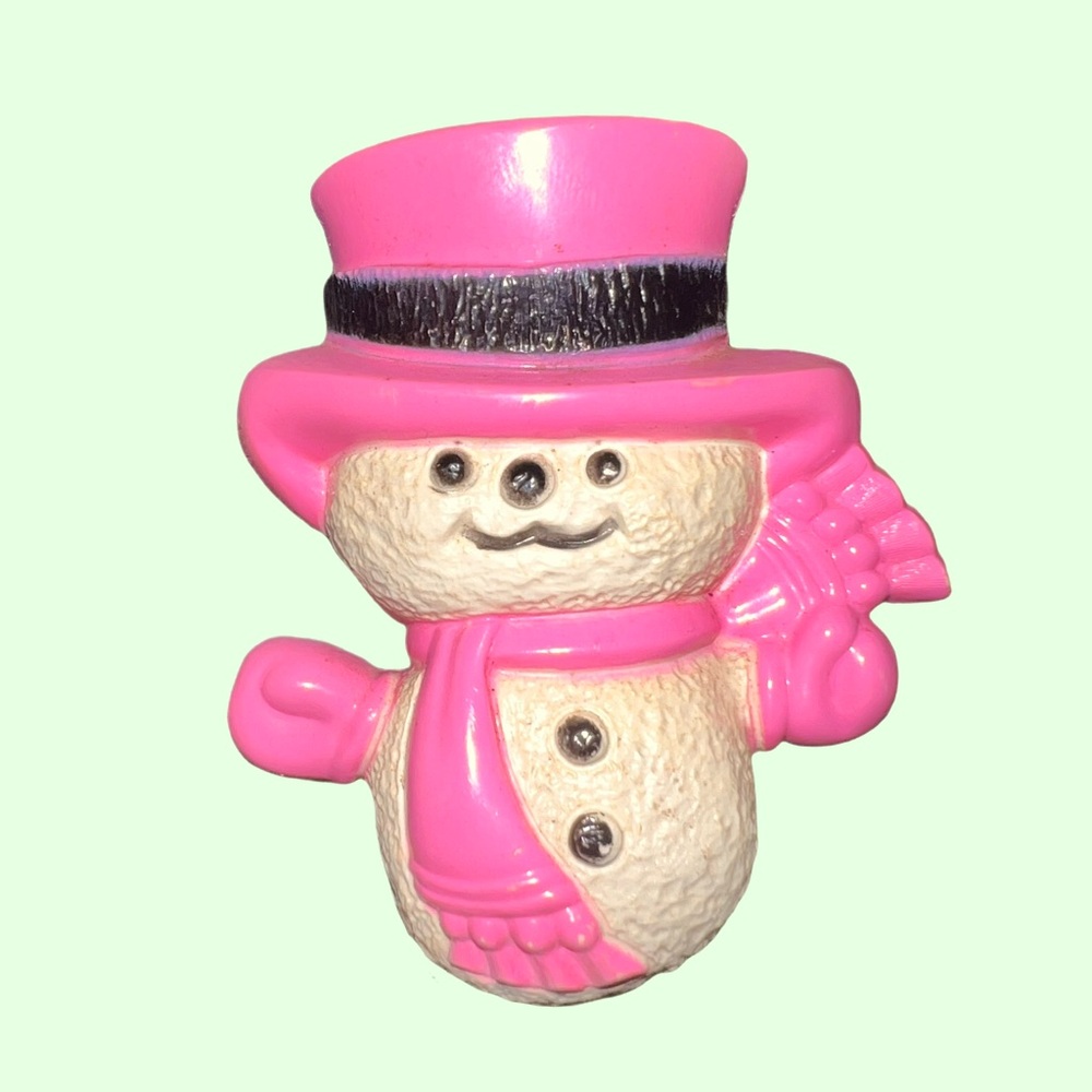 Vintage 1974 AvonAvon Vintage Wee Willie Winter Snowman Pink Christmas Pin Pal
